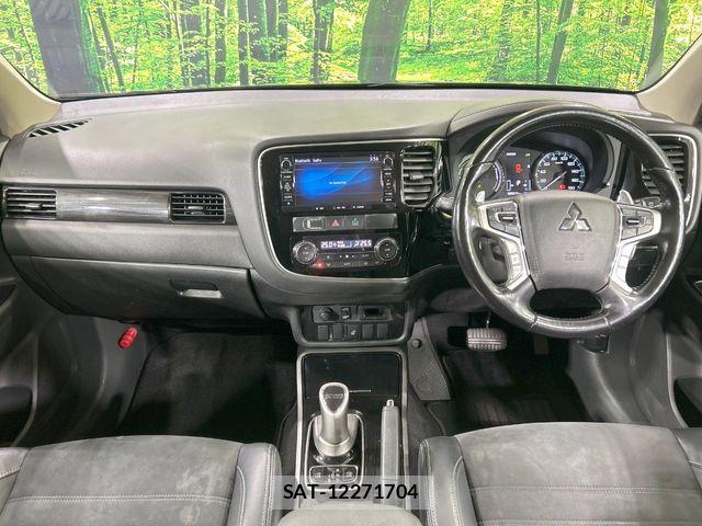 Mitsubishi OUTLANDER PHEV 2016-03 8075077-1