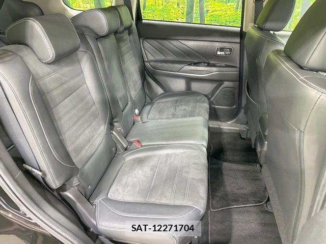 Mitsubishi OUTLANDER PHEV 2016-03 8075077-8