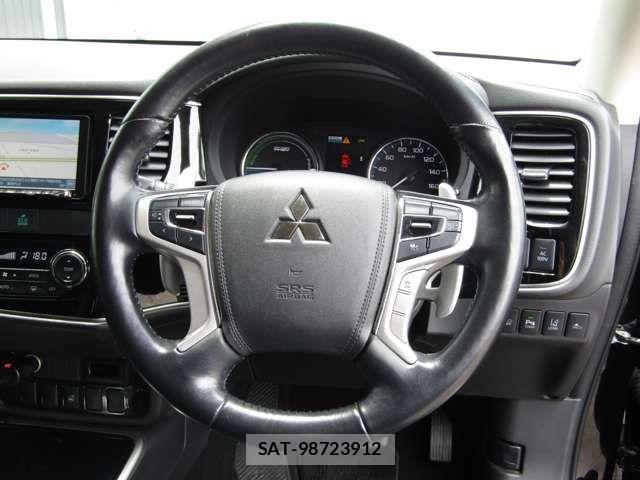 Mitsubishi OUTLANDER PHEV 2015-10 8075080-13