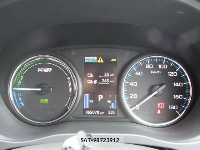 Mitsubishi OUTLANDER PHEV 2015-10 8075080-14