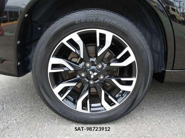 Mitsubishi OUTLANDER PHEV 2015-10 8075080-19