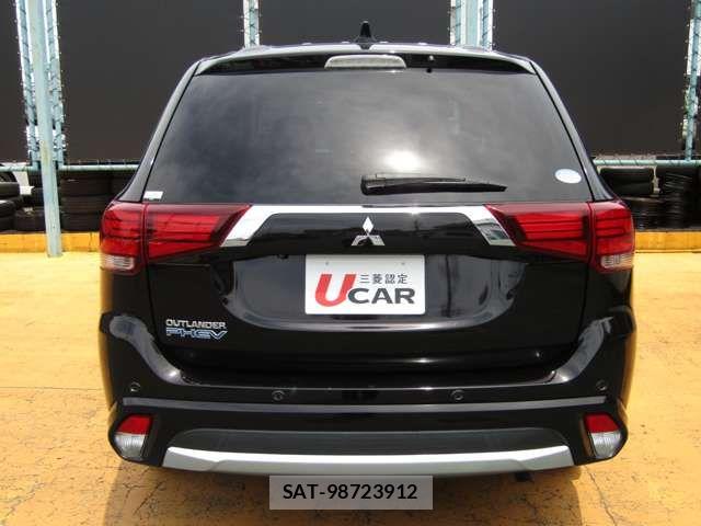 Mitsubishi OUTLANDER PHEV 2015-10 8075080-7