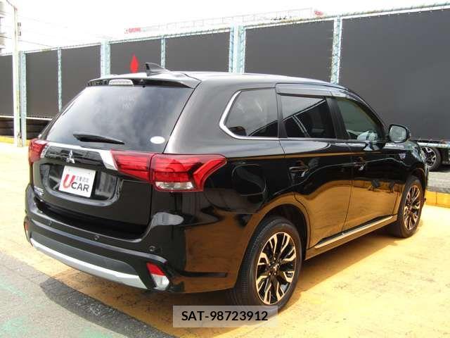 Mitsubishi OUTLANDER PHEV 2015-10 8075080-8