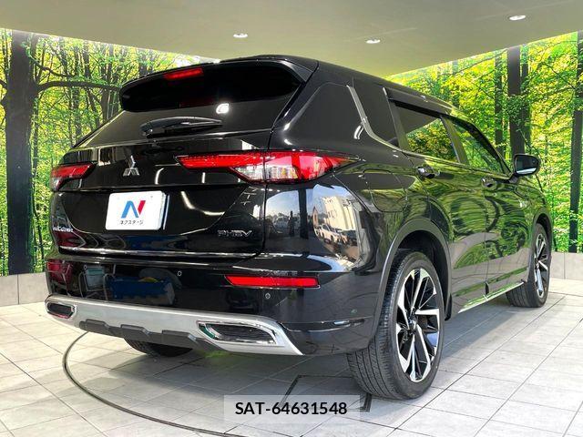Mitsubishi OUTLANDER PHEV 2022-04 8075075-16