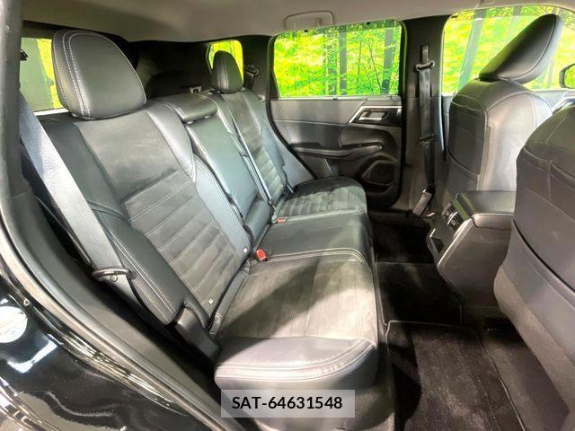 Mitsubishi OUTLANDER PHEV 2022-04 8075075-8