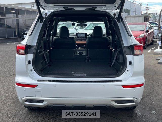 Mitsubishi OUTLANDER PHEV 2022-07 8075073-10