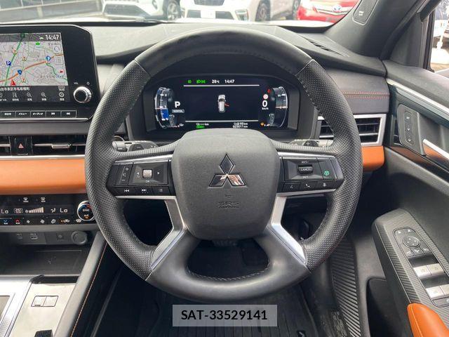 Mitsubishi OUTLANDER PHEV 2022-07 8075073-11