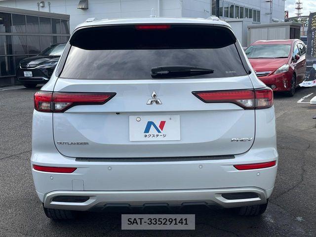 Mitsubishi OUTLANDER PHEV 2022-07 8075073-15