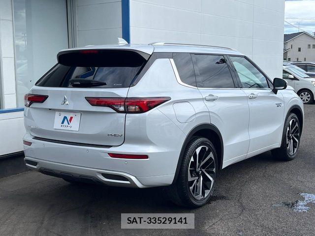 Mitsubishi OUTLANDER PHEV 2022-07 8075073-17