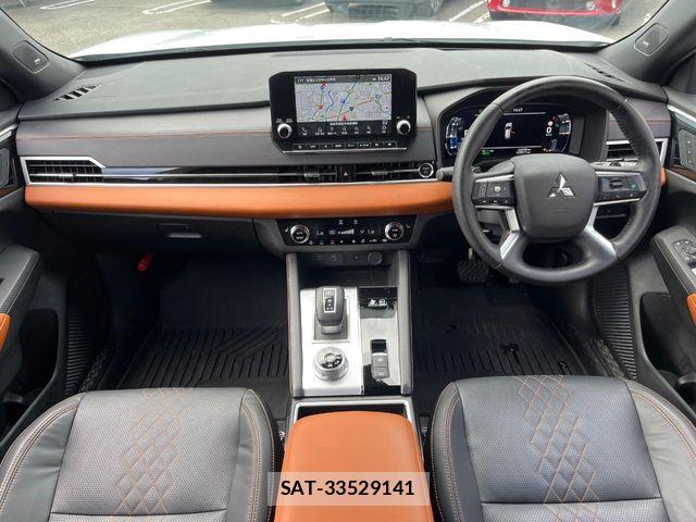 Mitsubishi OUTLANDER PHEV 2022-07 8075073-1