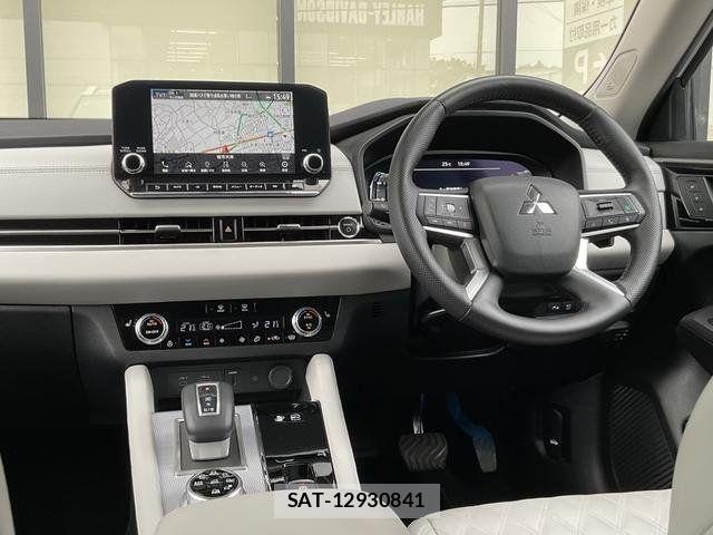 Mitsubishi OUTLANDER PHEV 2024-05 8075072-11
