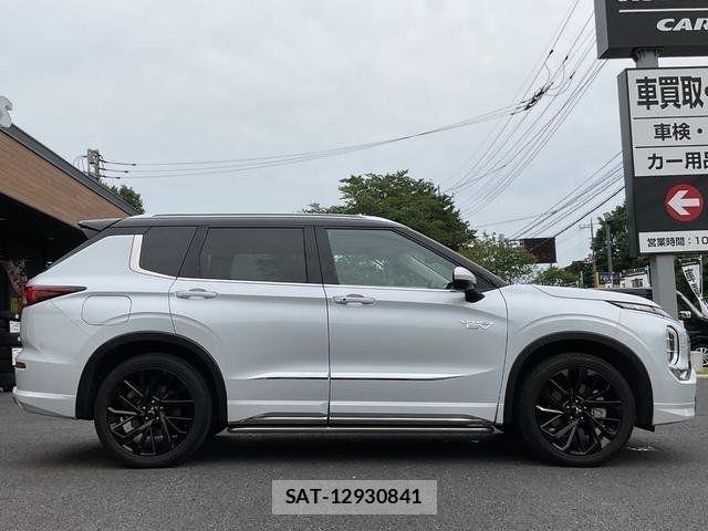 Mitsubishi OUTLANDER PHEV 2024-05 8075072-4