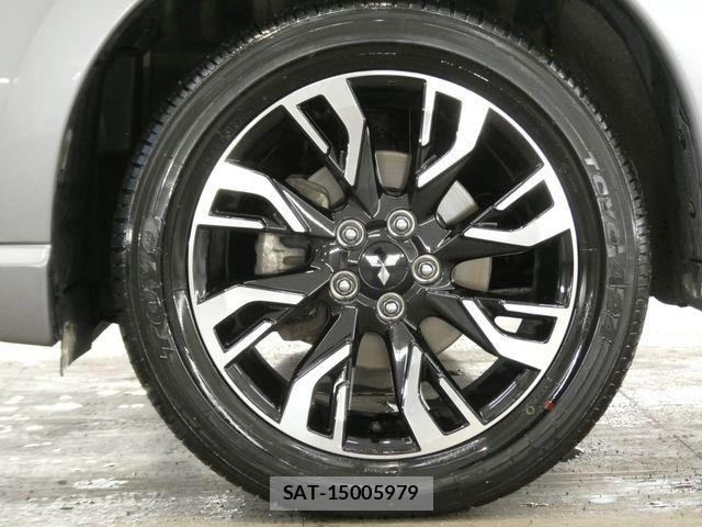Mitsubishi OUTLANDER PHEV 2017-03 8075078-9