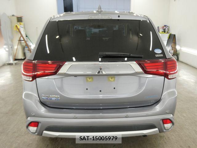 Mitsubishi OUTLANDER PHEV 2017-03 8075078-4