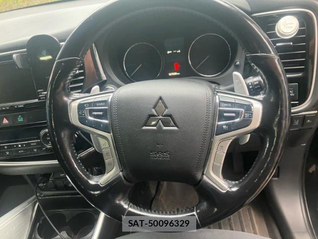 Mitsubishi OUTLANDER PHEV 2015-07 8101122-10