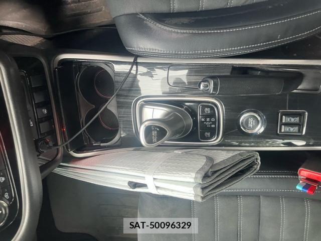 Mitsubishi OUTLANDER PHEV 2015-07 8101122-15