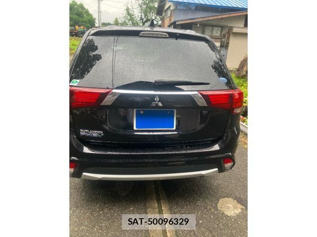 Mitsubishi OUTLANDER PHEV 2015-07 8101122-18