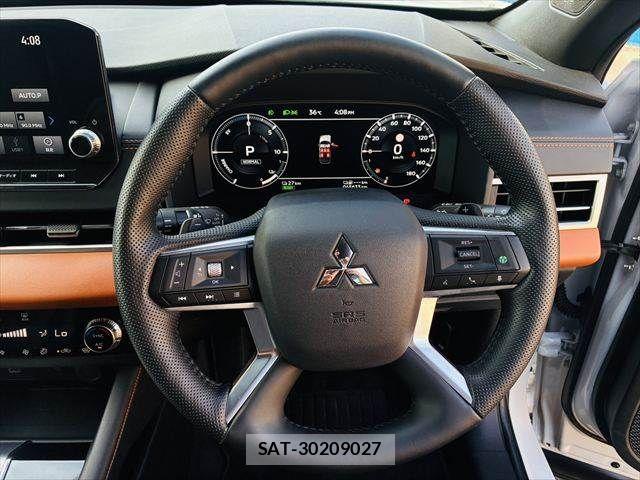 Mitsubishi OUTLANDER PHEV 2022-03 8101115-11