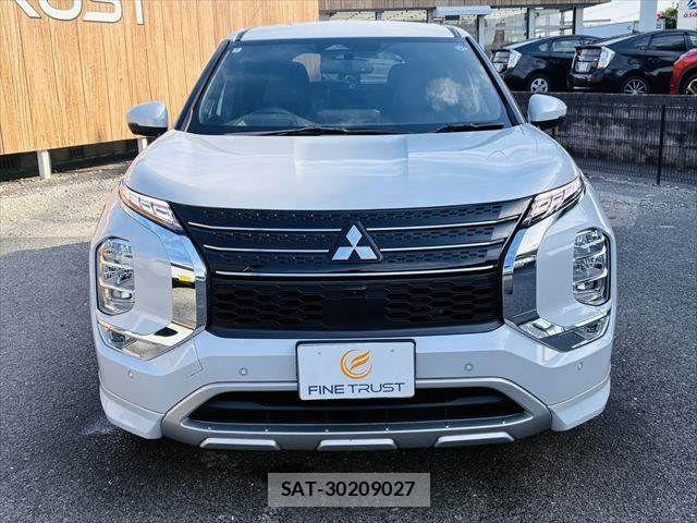 Mitsubishi OUTLANDER PHEV 2022-03 8101115-15