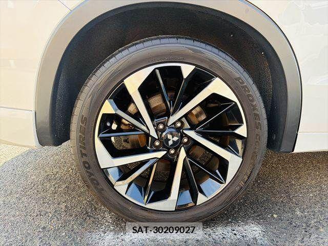 Mitsubishi OUTLANDER PHEV 2022-03 8101115-28