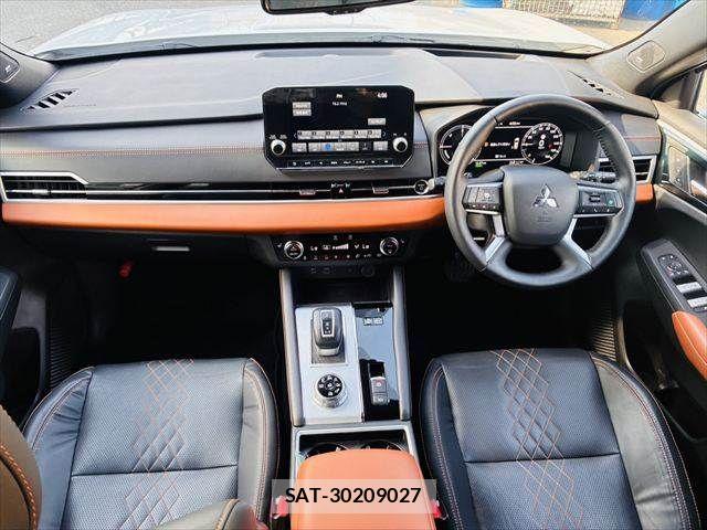 Mitsubishi OUTLANDER PHEV 2022-03 8101115-2