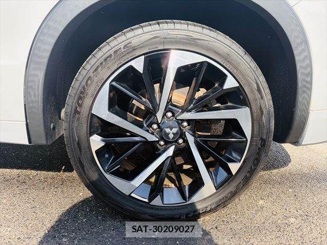 Mitsubishi OUTLANDER PHEV 2022-03 8101115-29