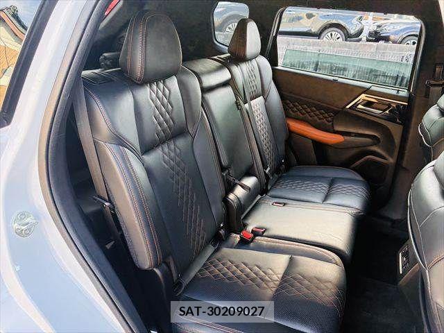 Mitsubishi OUTLANDER PHEV 2022-03 8101115-8
