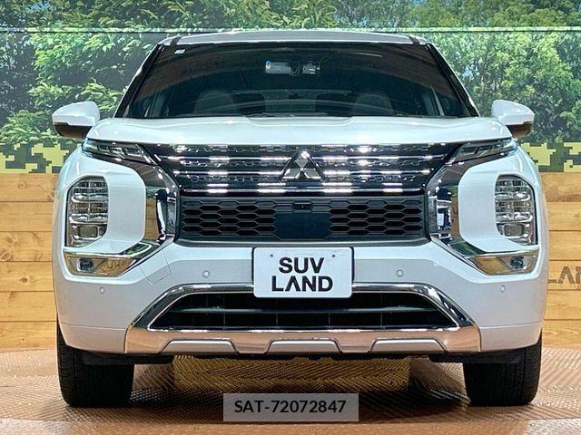 Mitsubishi OUTLANDER PHEV 2023-04 8101108-13