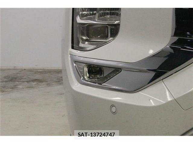 Mitsubishi OUTLANDER PHEV 2022-05 8101109-12