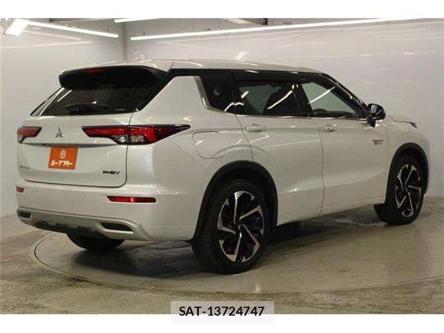 Mitsubishi OUTLANDER PHEV 2022-05 8101109-4