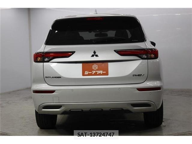 Mitsubishi OUTLANDER PHEV 2022-05 8101109-5
