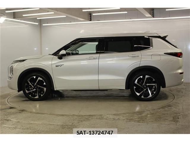 Mitsubishi OUTLANDER PHEV 2022-05 8101109-7