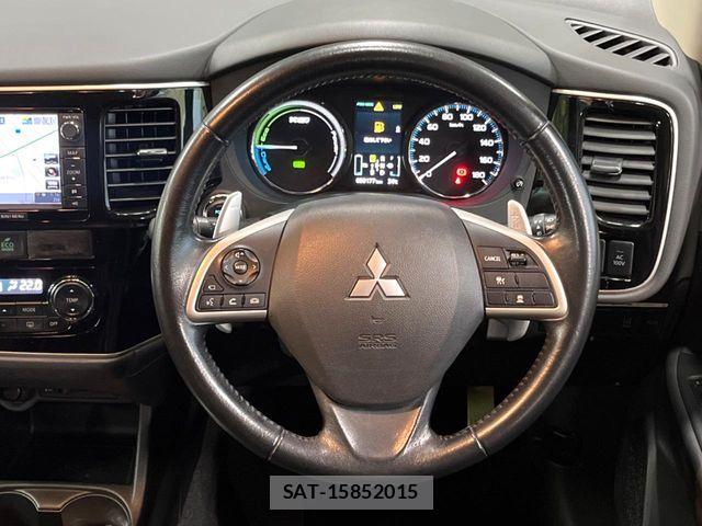 Mitsubishi OUTLANDER PHEV 2014-09 8101121-10