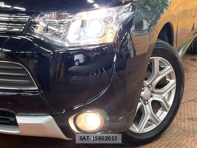 Mitsubishi OUTLANDER PHEV 2014-09 8101121-11