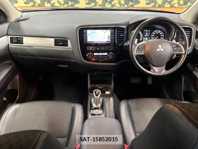 Mitsubishi OUTLANDER PHEV 2014-09 8101121-1