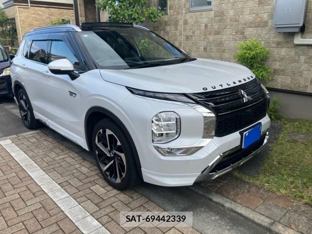 Mitsubishi OUTLANDER PHEV 2022-07 8101110-0