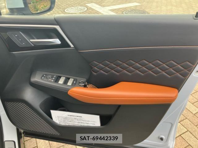 Mitsubishi OUTLANDER PHEV 2022-07 8101110-9