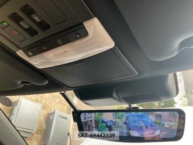 Mitsubishi OUTLANDER PHEV 2022-07 8101110-15