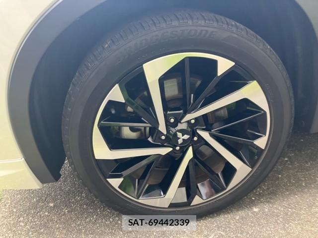 Mitsubishi OUTLANDER PHEV 2022-07 8101110-4