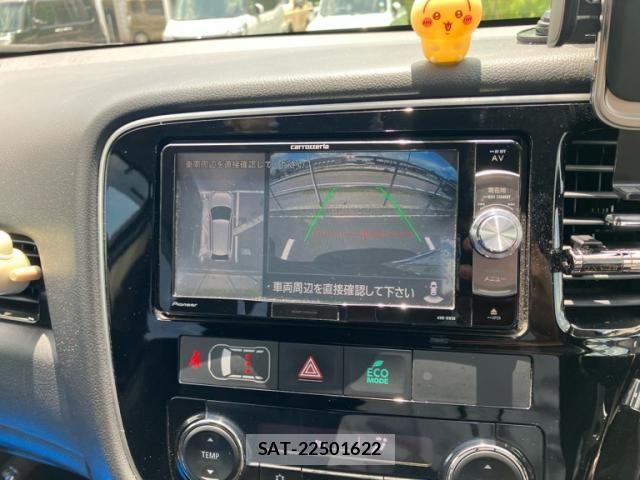 Mitsubishi OUTLANDER PHEV 2015-10 8101124-17