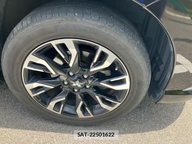 Mitsubishi OUTLANDER PHEV 2015-10 8101124-2