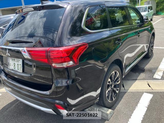 Mitsubishi OUTLANDER PHEV 2015-10 8101124-4