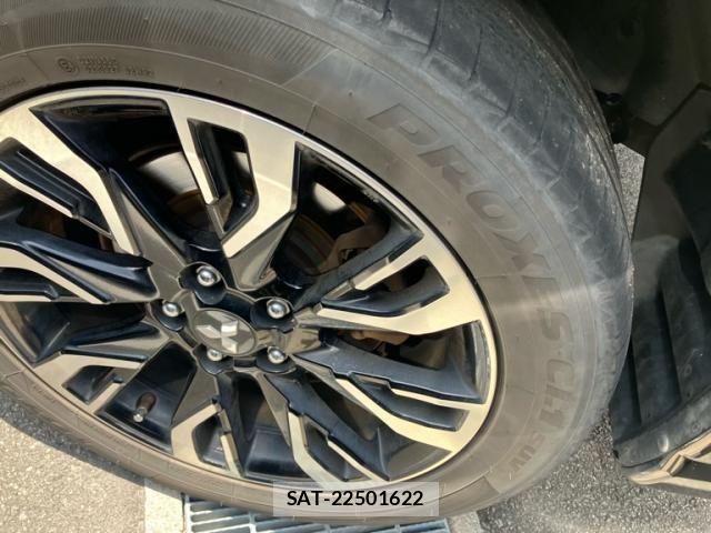 Mitsubishi OUTLANDER PHEV 2015-10 8101124-6