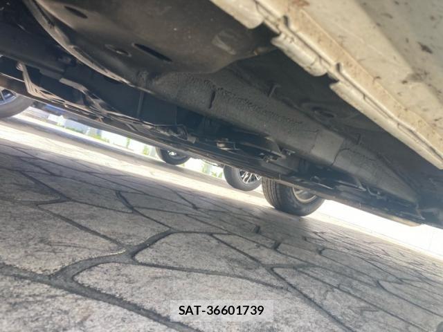 Mitsubishi OUTLANDER PHEV 2014-06 8101125-14