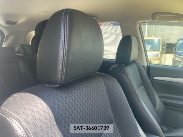 Mitsubishi OUTLANDER PHEV 2014-06 8101125-17