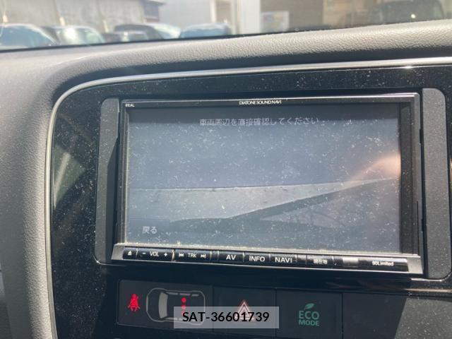 Mitsubishi OUTLANDER PHEV 2014-06 8101125-21