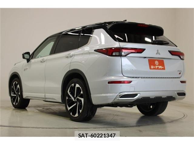 Mitsubishi OUTLANDER PHEV 2022-07 8101111-10