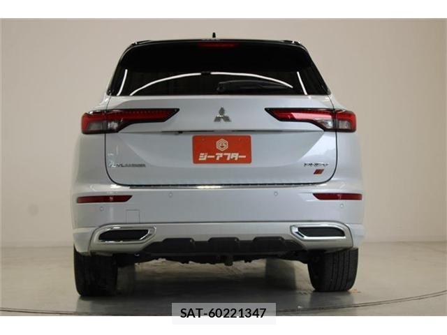 Mitsubishi OUTLANDER PHEV 2022-07 8101111-11