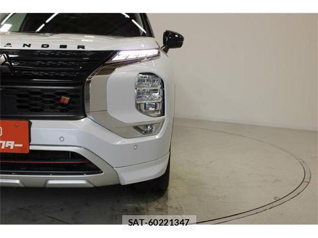Mitsubishi OUTLANDER PHEV 2022-07 8101111-14