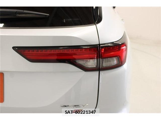 Mitsubishi OUTLANDER PHEV 2022-07 8101111-18